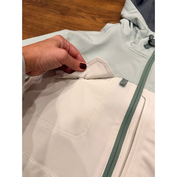 Vineyard Vines Harbor Half-Zip Hooded Windbreaker in Beige / Green Size Medium - Picture 5 of 12